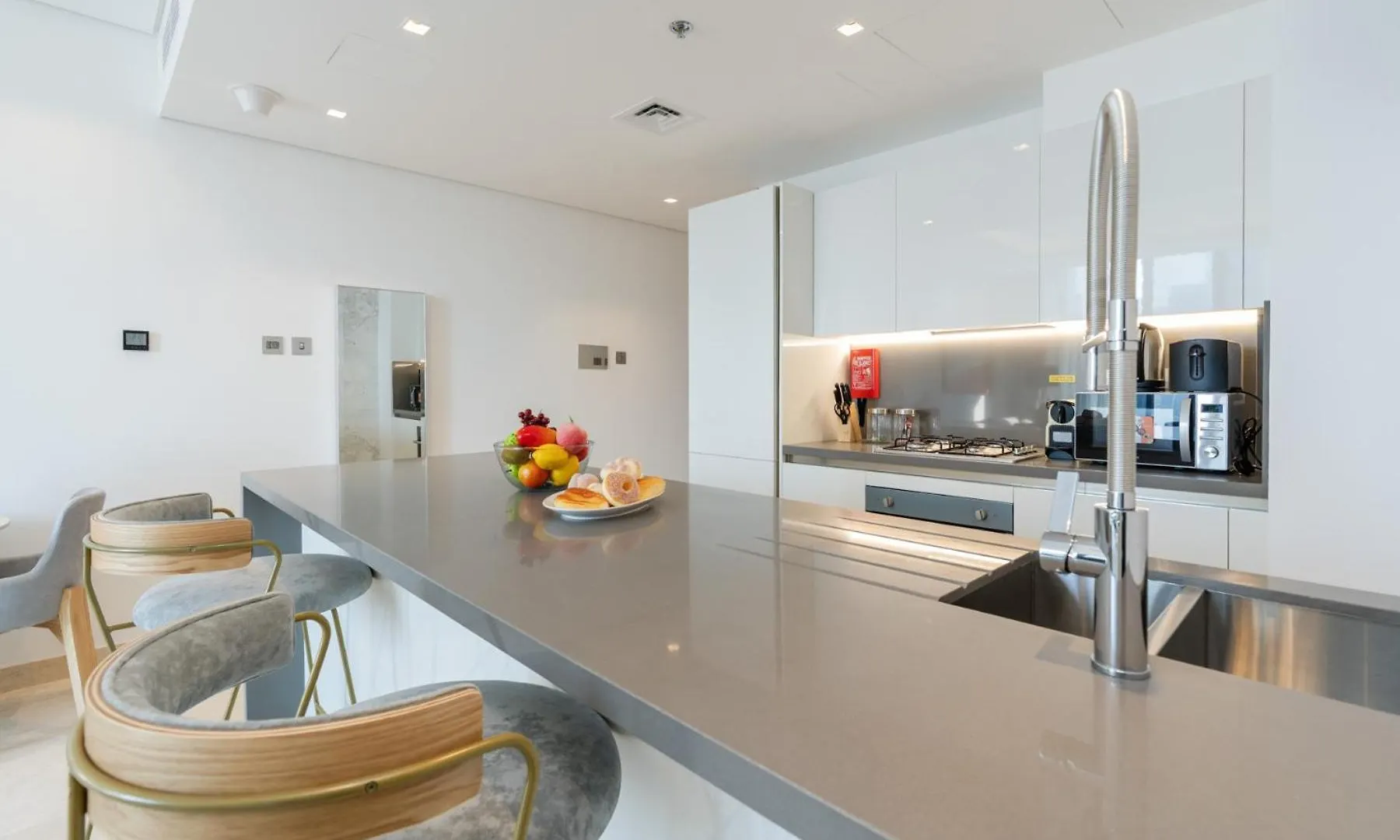 Breathtaking Prime Location Burj Khalifa View Apartment Dubai