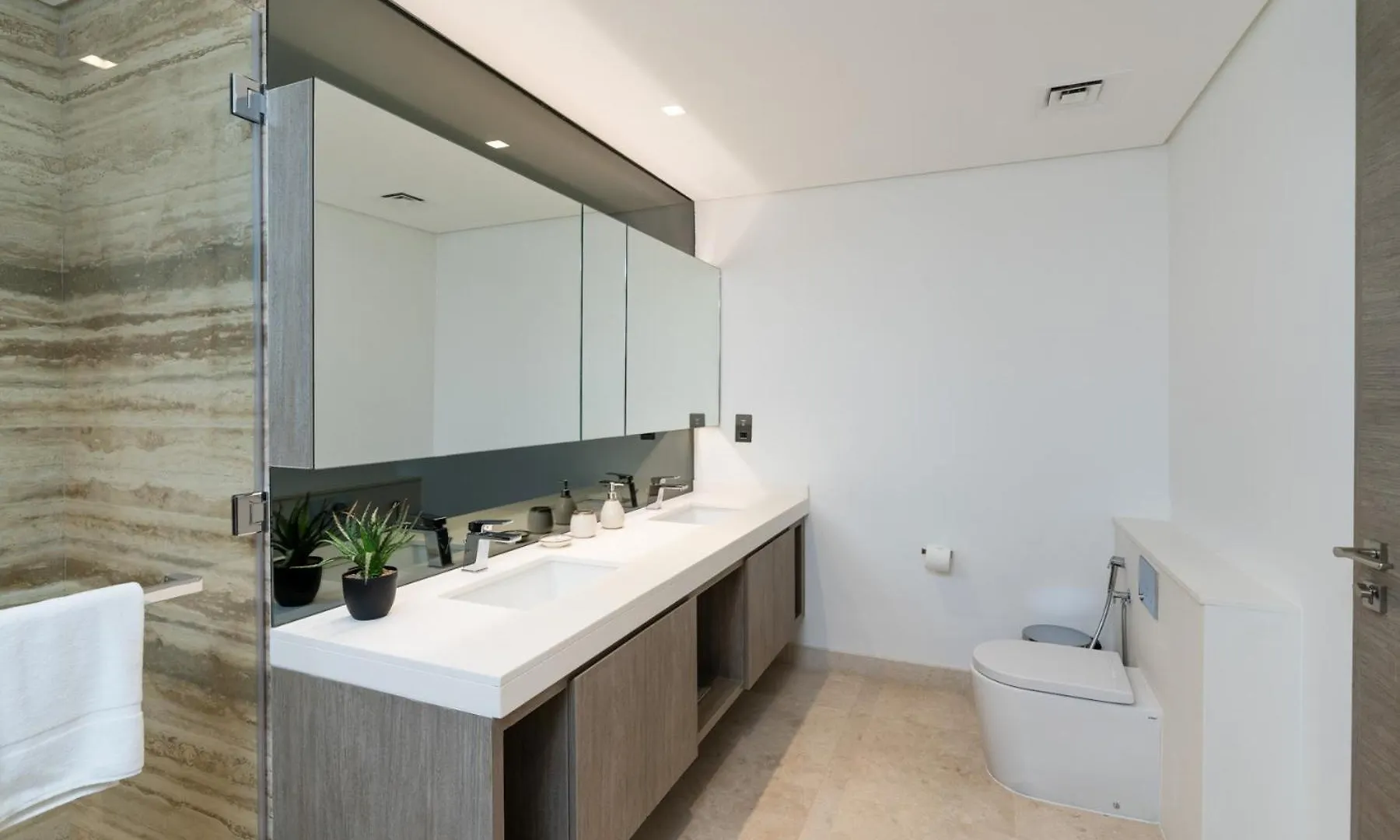 Breathtaking Prime Location Burj Khalifa View Apartment Dubai